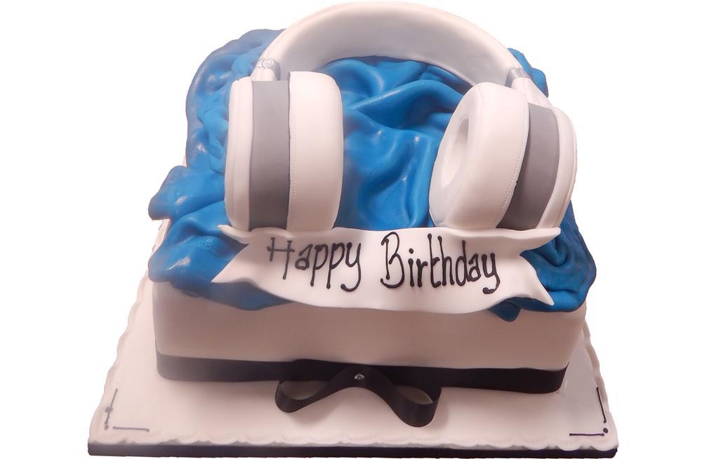 Buy Record Deck & Headphones Fondant Cake Online in Delhi NCR : Fondant Cake  Studio