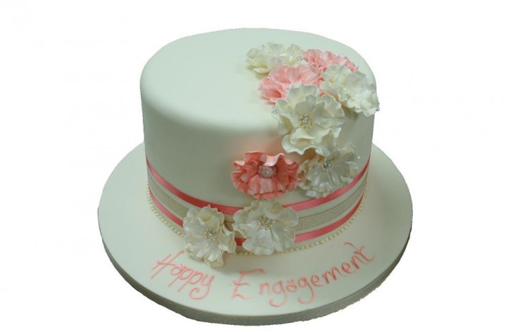 Delicate Flowers Cake