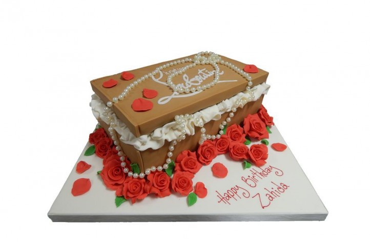 Shoe Box & Roses Cake
