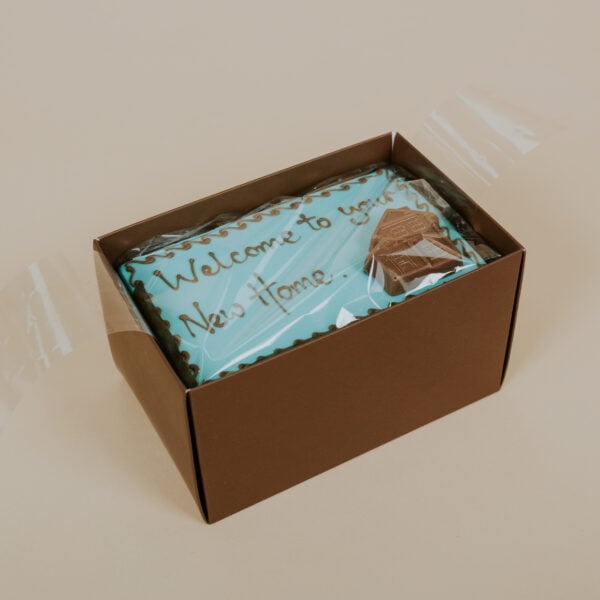 Personalised Postal Celebration Cake - Image 6