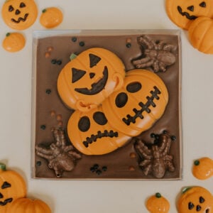 Square Milk Chocolate Bar with Pumpkin & Spiders