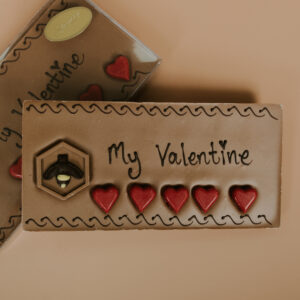Large milk chocolate "Bee" my Valentine Bar